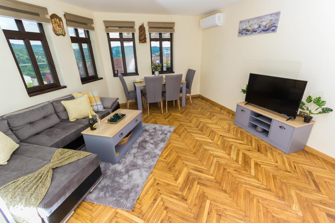 Apartment Zdravets, In The Heart Of The Old City ヴェリコ・タルノヴォ エクステリア 写真